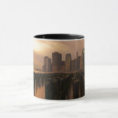 Glühen des Sonnenuntergangs während der Tasse (Zentrum)