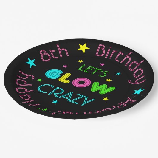 Glühen in den dunkelschwarzen Party-Tellern Pappteller (Schrägansicht)