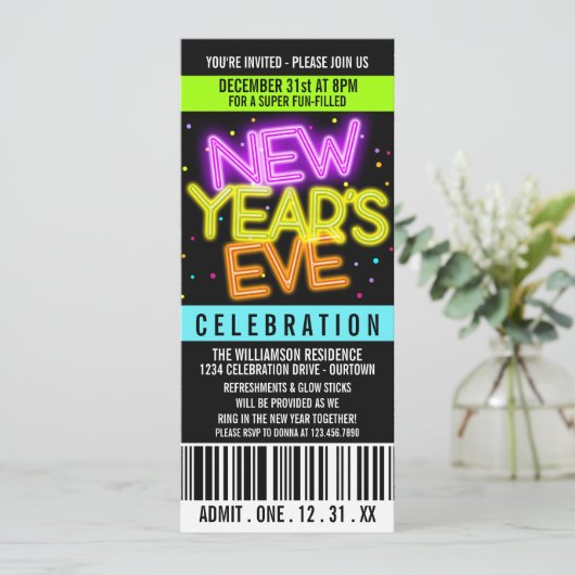 Glühen in den dunklen Silvesterabend-Party Einladu Einladung (Stehend Vorderseite)