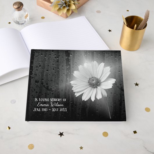 Glühend Daisy in Raindrops Funeral Gästebuch (Vorderseite Offen)