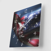Glühende amerikanische Flagge/Land der Freien Quadratische Wanduhr (Winkel)