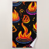 Glühende Flammensymbole auf dunkler Leinwand Strandtuch (Vorderseite)