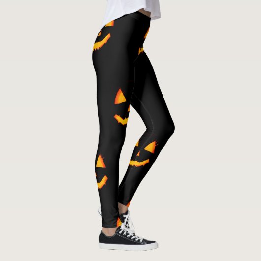 Glühende Jack-Lattern-Oberfläche auf schwarzem Hal Leggings (Rechts)