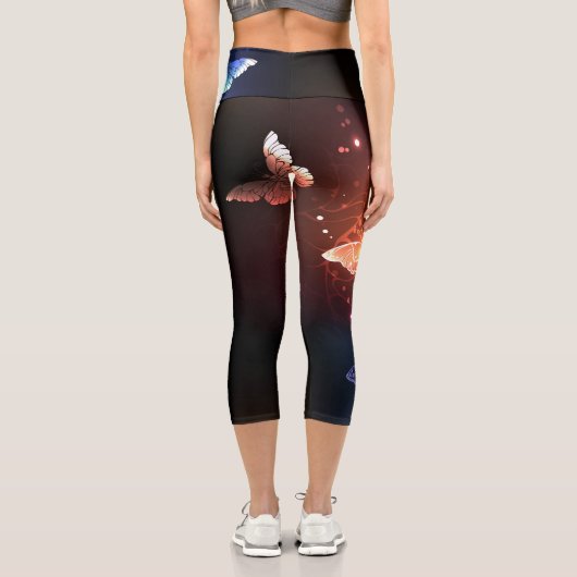 Glühende Nachtschmetterlinge Capri Leggings (Rückseite)