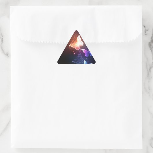 Glühende Nachtschmetterlinge Dreieckiger Aufkleber (Tasche)