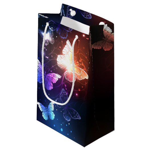 Glühende Nachtschmetterlinge Kleine Geschenktüte (Vorderseite Schrägansicht)