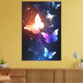 Glühende Nachtschmetterlinge Leinwanddruck (Insitu (Wohnzimmer))