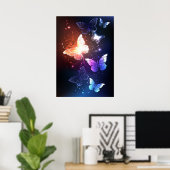 Glühende Nachtschmetterlinge Poster (Heimbüro)