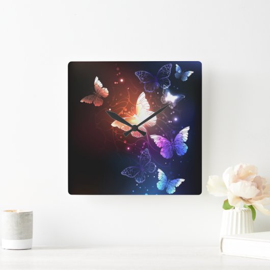 Glühende Nachtschmetterlinge Quadratische Wanduhr (Zuhause)