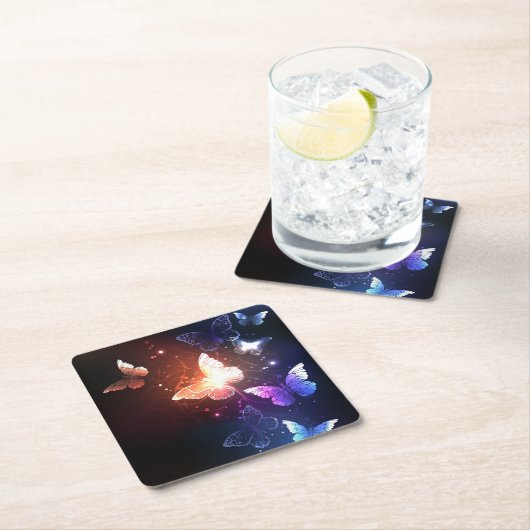 Glühende Nachtschmetterlinge Rechteckiger Pappuntersetzer (Vor Ort)