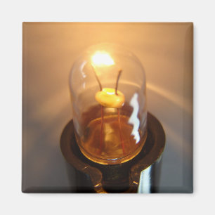 Glühende Niederspannungs-Glühlampe Magnet