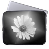 Glühende weiße Kosmos-Blume Laptopschutzhülle (Vorderseite)