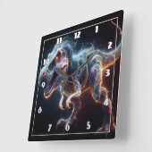 Glühender Dinosaurier in einer dunklen Umgebung Quadratische Wanduhr (Winkel)