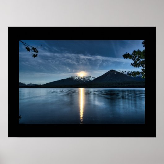 Glühender Mond über dem Poster (Vorne)