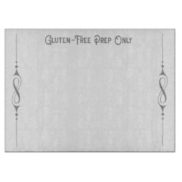 Glutenfreie Vorbereitung nur mit Rollen Schneidebrett