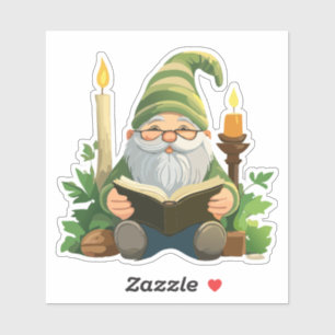 Gnom liest ein Buch im Kerzenlicht Aufkleber