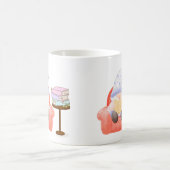 Gnom mit ein wenig Lektüre auf einer Kaffeetasse (Mittel)