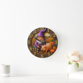 Gnome Feeding Pig in Autumn Farm Scene Clock Runde Wanduhr (Zuhause)