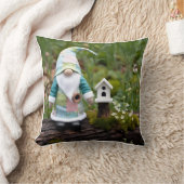 Gnome-Frühlingsrückzug: Vogelhaus-Landschaft Kissen (Decke)