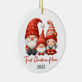 Gnome Holidays: Erste Weihnachten von drei Ornamen Keramik Ornament (Rechts)