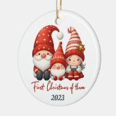 Gnome Holidays: Erste Weihnachten von drei Ornamen Keramik Ornament (Links)