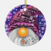 Gnome in Lila Hütten Singt ein Weihnachtslied Spaß Keramik Ornament (Vorne)
