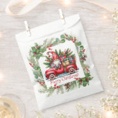 Gnome in rotem LKW gefüllt mit Geschenken Geschenktütchen (Ausgeschnitten)