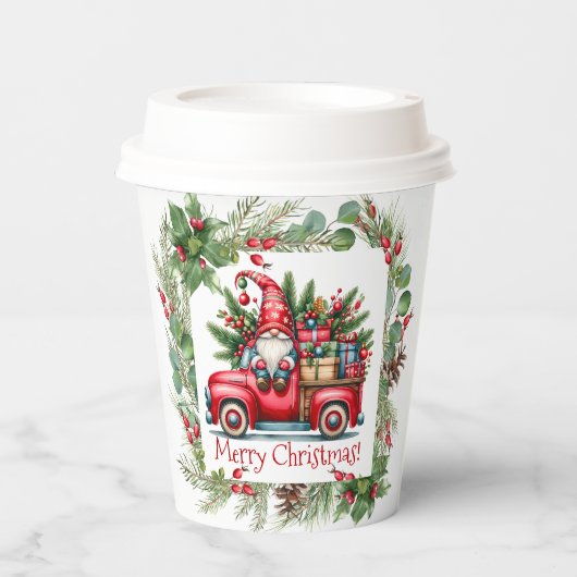 Gnome in rotem LKW gefüllt mit Geschenken Pappbecher (Vorderseite)