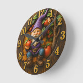 Gnome mit Äpfeln Erntefantasie Runde Wanduhr (Winkel)