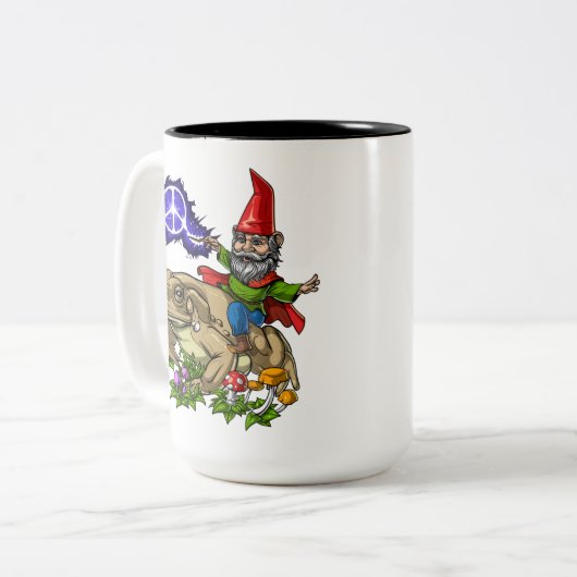 Gnome-Riding Zweifarbige Tasse (Vorderseite Links)