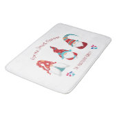 Gnome Sweet Gnome Niedlich Modern Simple Holiday E Badematte (Schrägansicht)