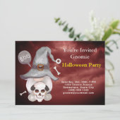 Gnome Witch Skull Cloudy Red Sky Halloween-Party Einladung (Stehend Vorderseite)