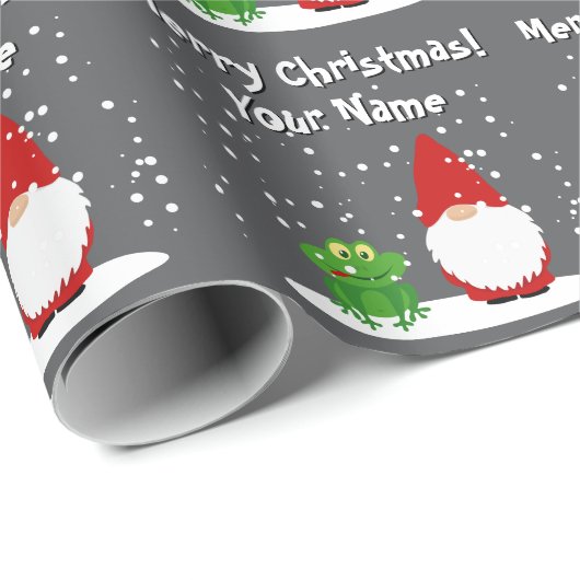 Gnome with green frog cartoon funny Christmas Geschenkpapier (Rolleneckpunkt)