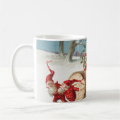 Gnomes dragging a cut tree trunk through the snow kaffeetasse (Links)