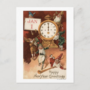 Gnomes Partying Around a Clock Feiertagspostkarte
