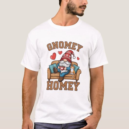 Gnomey homey gnome auf Zuhause design T-Shirt (Vorderseite)