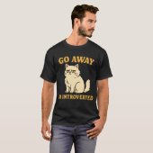 Go Away I'm Introverted – Funny Cat Shirt (Vorne ganz)
