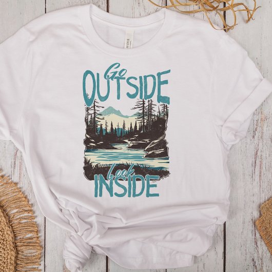 "Go Outside Look Inside" Bergflusenlandschaft T-Shirt