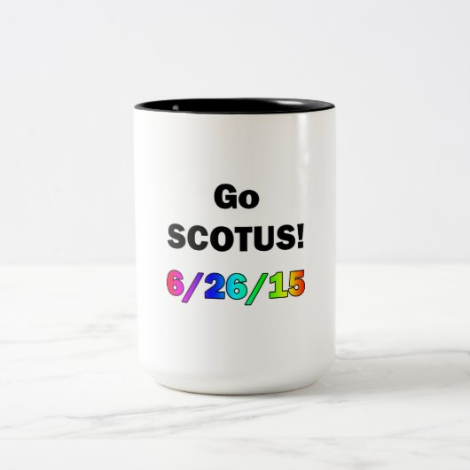 Go SCOTUS Zweifarbige Tasse (Mittel)