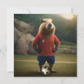 "Goal-Scoring Capybara: Der ultimative Fußballstar Einladung (Rückseite)