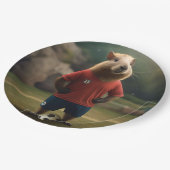 "Goal-Scoring Capybara: Der ultimative Fußballstar Pappteller (Schrägansicht)