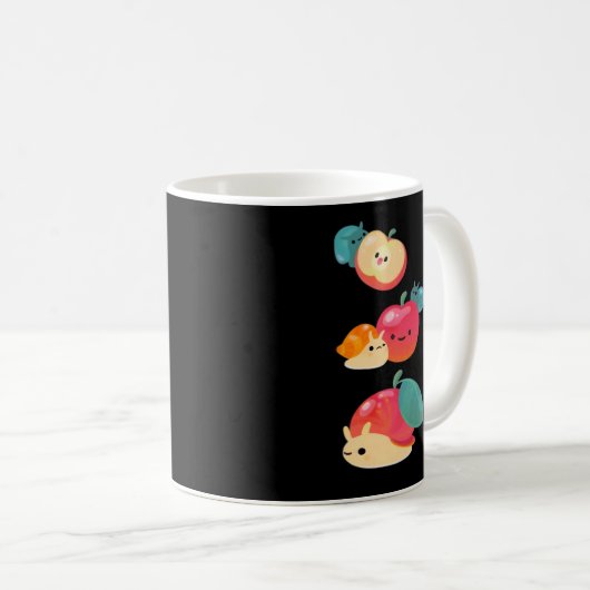 Goblincore Apfelschnecke Kaffeetasse (VorderseiteRechts)