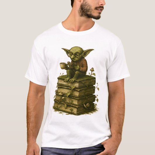 Goblincore Bookworm Mushroom Fantasy T-Shirt (Vorderseite)