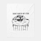 Goblincore Dont Harsh My Vibe Classic Fleecedecke (Vorderseite)