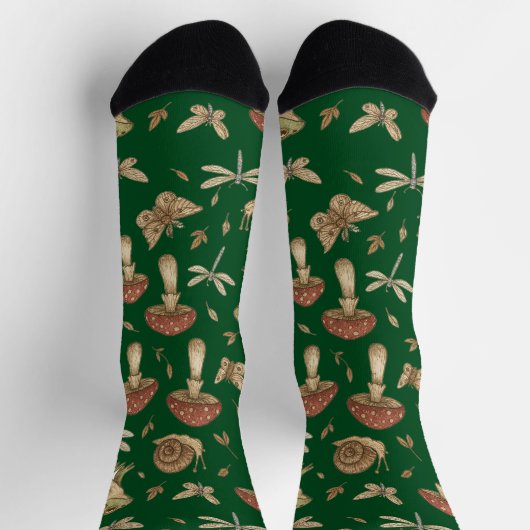 Goblincore Mushroom Frog Snail Dragonfly Pattern Socken (Oben)