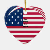 God Bless Our Zuhause: USA Flag Swirl Art Keramikornament (Vorne)