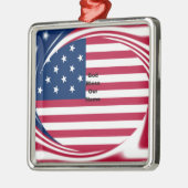 God Bless Our Zuhause: USA Flag Swirl Art Silbernes Ornament (Links)