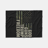 God Guns Trump Freedom - Funny Camouflage Pro Gun Fleecedecke (Vorderseite (Horizontal))