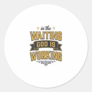 God wirkt Vintage-Faith-Typografie-Shirt_1 Runder Aufkleber