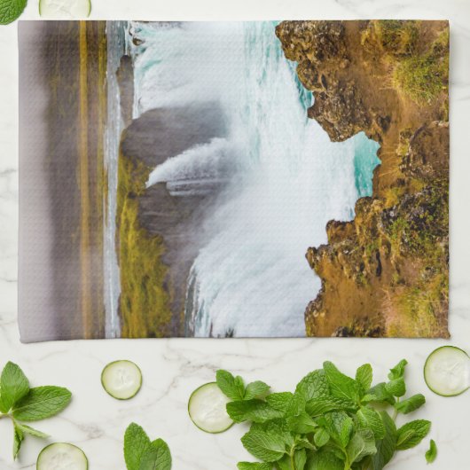 Godafoss Wasserfall, Island Geschirrtuch (Gefaltet)